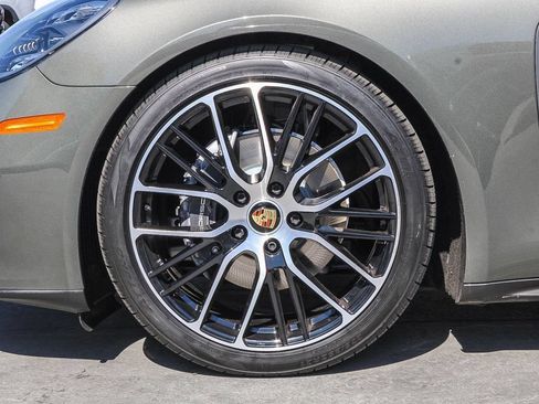 Used 2022 Porsche Panamera Platinum Edition RWD image 11