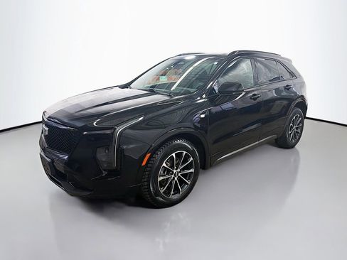 Used 2024 Cadillac XT4 Sport image 3