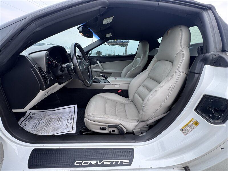 Used 2007 Chevrolet Corvette Convertible w/ Preferred Equipment Group RWD image 13