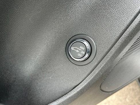 Used 2020 Chevrolet Blazer LT FWD image 13