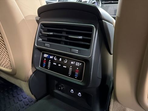 Used 2023 Audi Q8 Premium Plus w/ Premium Plus Package AWD/4WD image 33