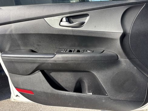 Used 2019 Kia Forte FE image 11