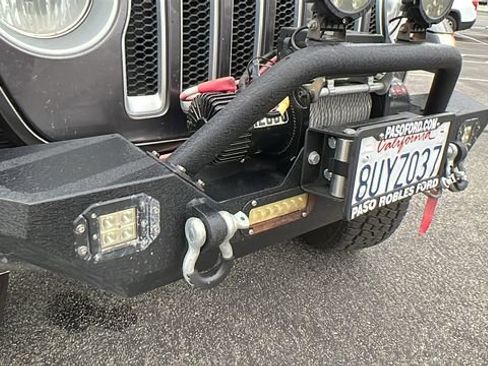 Used 2021 Jeep Wrangler Unlimited Sahara image 11