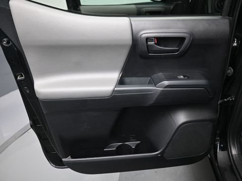 Used 2020 Toyota Tacoma SR image 26