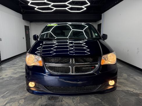 Used 2017 Dodge Grand Caravan SE image 7