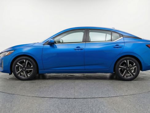 Used 2025 Nissan Sentra SV FWD image 5