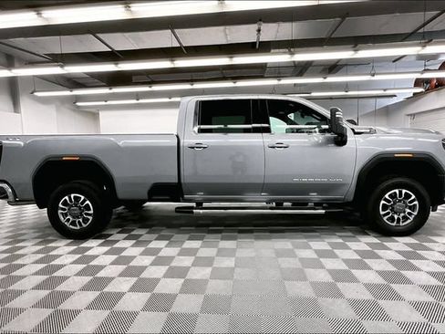 Used 2024 GMC Sierra 2500 SLE AWD/4WD image 16