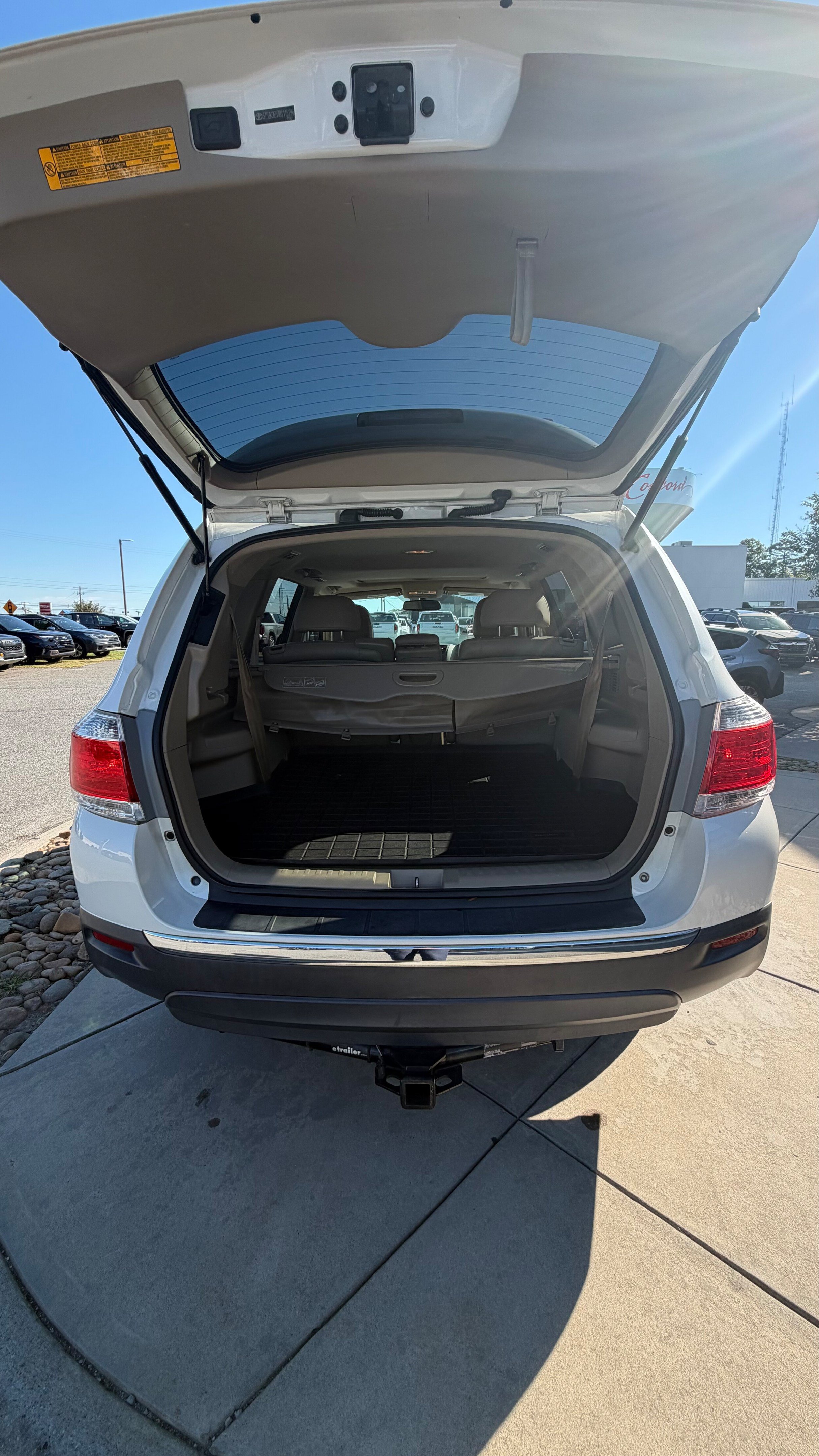 Used 2013 Toyota Highlander SE FWD image 6