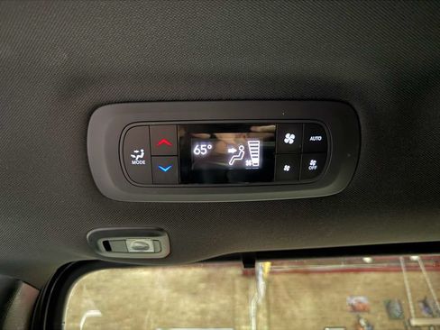 Used 2019 Chrysler Pacifica Touring-L Plus w/ Advanced Safetytec Group FWD image 30