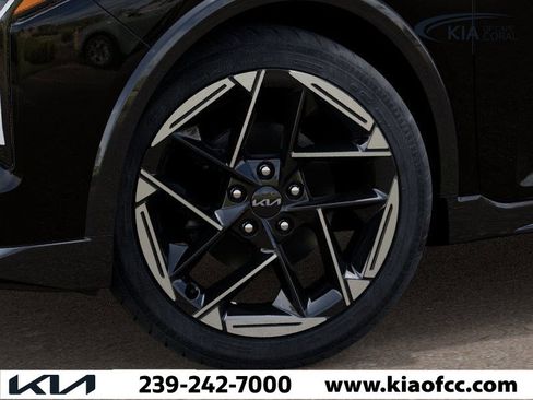 New 2025 Kia K4 GT-Line image 9