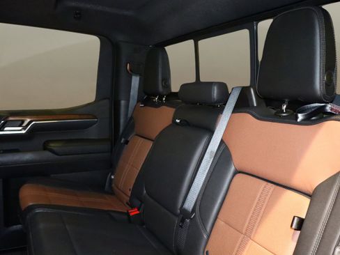 Used 2023 Chevrolet Silverado 1500 High Country w/ Z71 Off-Road Package image 17