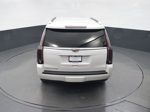 Used 2020 Cadillac Escalade Luxury w/ LPO, Radiant Package AWD/4WD image 46