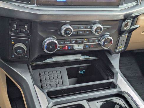 Certified 2024 Ford F350 Lariat w/ Chrome Package image 22