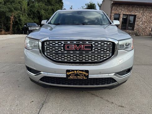 Used 2019 GMC Acadia Denali FWD image 2