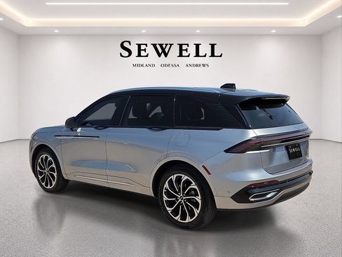 Certified 2024 Lincoln Nautilus Reserve w/ Equipment Group 202A AWD/4WD image 3
