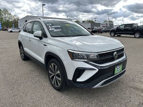 Used 2023 Volkswagen Taos SE AWD/4WD image 11
