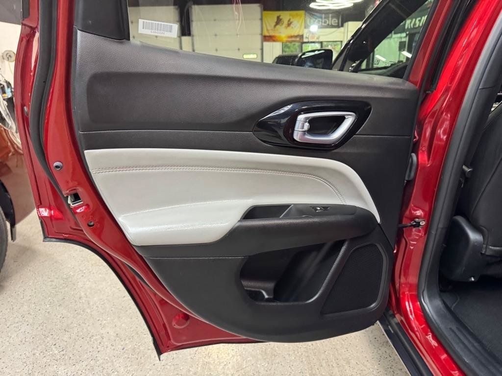 Used 2025 Jeep Compass Limited AWD/4WD image 14