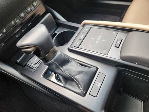 Used 2019 Lexus ES 350 w/ Accessory Package FWD image 19