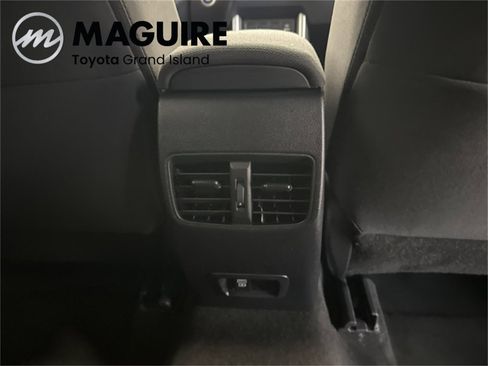 Used 2022 Toyota Corolla Cross LE image 24