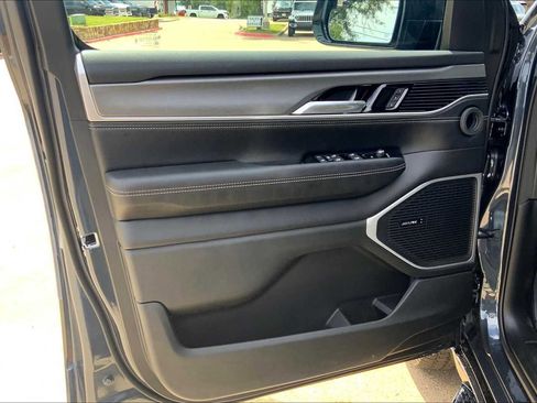 New 2025 Jeep Wagoneer 4WD w/ Convenience Group I image 10