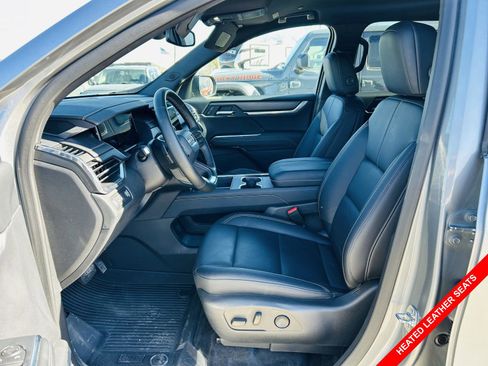 Used 2024 GMC Acadia Elevation w/ Black Edition image 3