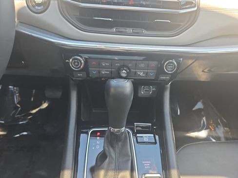 Used 2023 Jeep Compass Limited w/ Sun and Sound Group AWD/4WD image 11