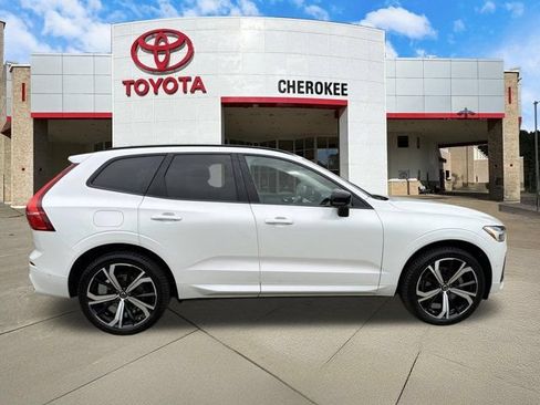 Used 2024 Volvo XC60 B5 Ultimate w/ Protection Package Premier AWD/4WD image 4