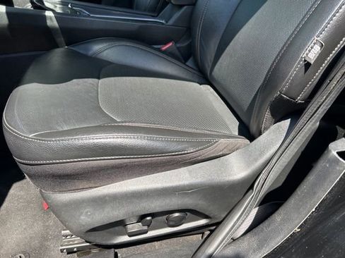 Used 2022 Jeep Compass Latitude AWD/4WD image 9