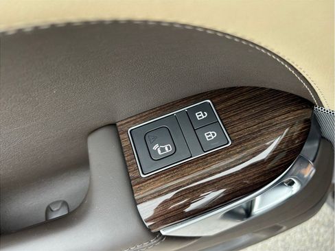 Used 2021 Land Rover Range Rover Sport HSE Silver Edition image 44