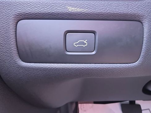 Used 2023 Volvo XC60 B5 Plus w/ Climate Package AWD/4WD image 30
