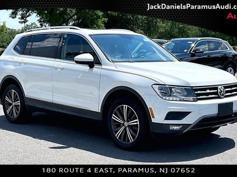 Used 2018 Volkswagen Tiguan SEL AWD/4WD image 9