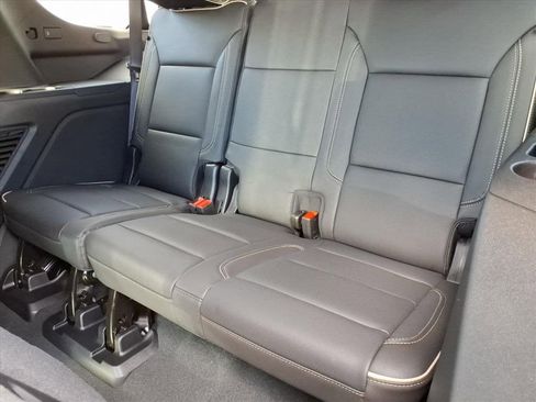 New 2026 GMC Yukon Elevation image 12