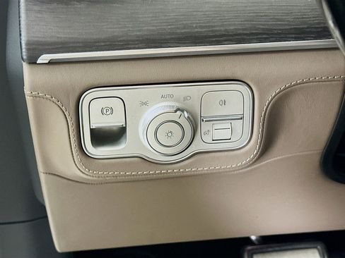 New 2026 Mercedes-Benz Maybach GLS 600 4MATIC image 11