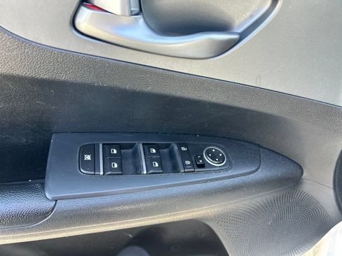 Used 2019 Kia Forte LXS FWD image 10