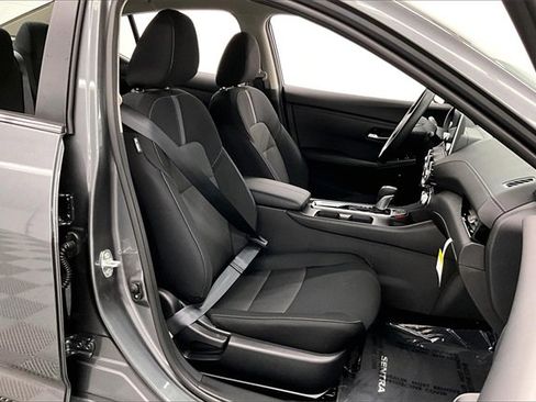 New 2025 Nissan Sentra SV image 32