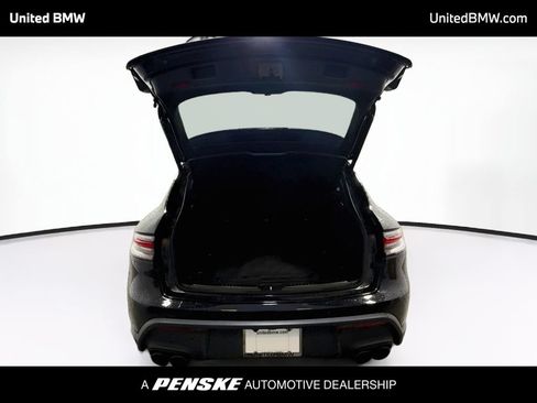 Used 2023 Porsche Macan S AWD/4WD image 14
