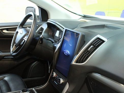 Used 2022 Ford Edge SEL w/ Convenience Package image 7