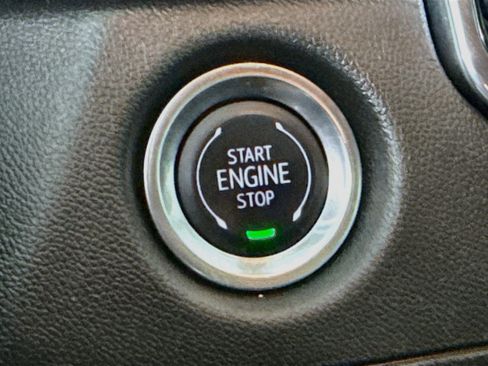 Used 2025 Chevrolet Colorado Trail Boss AWD/4WD image 21