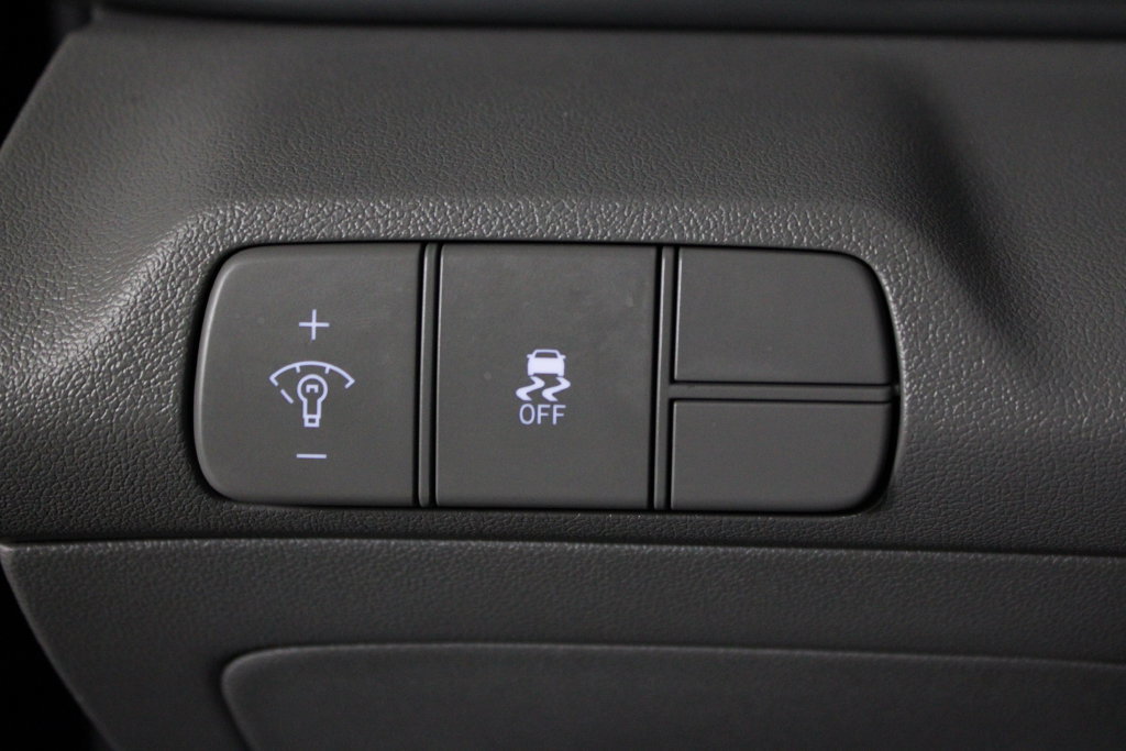 Certified 2025 Hyundai Elantra SEL FWD image 25