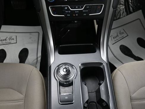 Used 2020 Ford Fusion SE FWD image 20