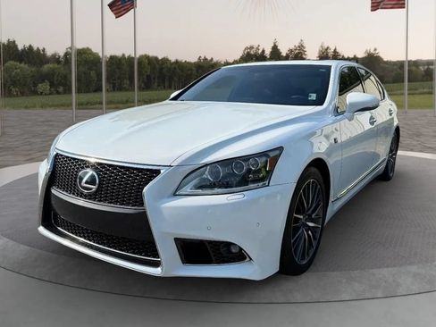 Used 2014 Lexus LS 460 w/ F Sport Package RWD image 2