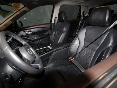 Used 2023 Nissan Rogue Platinum w/ Platinum Premium Package AWD/4WD image 4