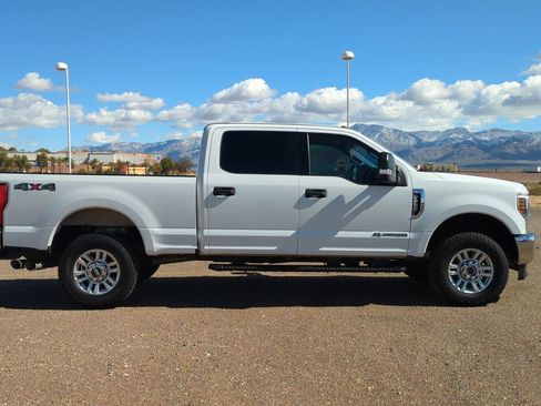 Used 2019 Ford F250 XLT image 2