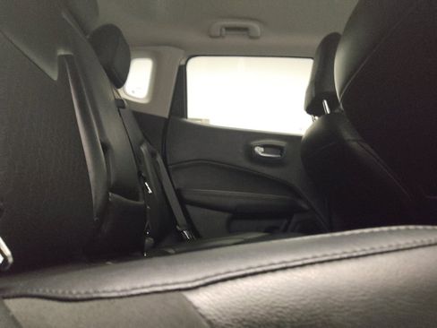 Used 2020 Jeep Compass Latitude FWD image 19