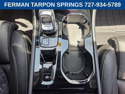 Certified 2024 Volvo XC40 B5 Plus w/ Protection Package Premier AWD/4WD image 27