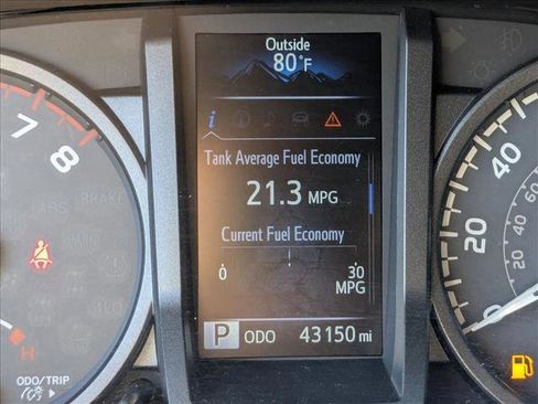 Used 2018 Toyota Tacoma TRD Sport image 12