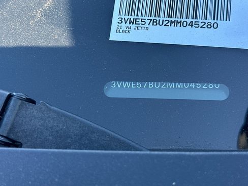Used 2021 Volkswagen Jetta SEL image 4