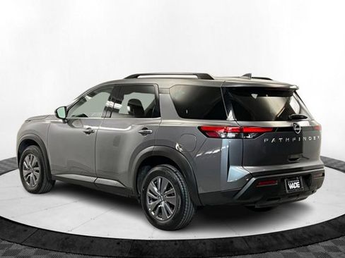 Certified 2025 Nissan Pathfinder SV image 3