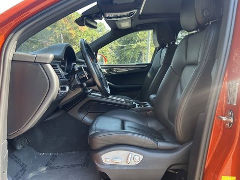 Used 2022 Porsche Macan image 23