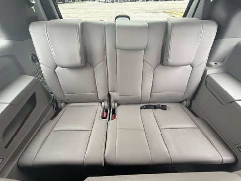 Used 2015 Honda Pilot Touring image 17